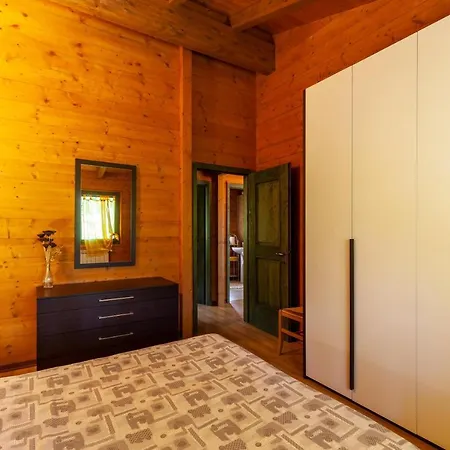 Villaggio Anemone Fragolina Capanne di Sillano